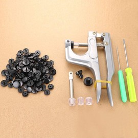 Black Snaps Plastic Buttons Snaps Size 24 T8 Snaps with Press Pliers for Plastic Snaps No-Sew Buttons Fastener Sewing Buttons for Cloth Diapers Bibs Unpaper Towels (100Black+Plier)