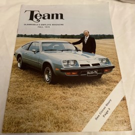 NOS Fall 1974 Oldsmobile Team Employee Magazine, W/ Promo PR Photo, 15 Pgs