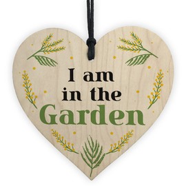 RED OCEAN I Am In The Garden Sign Hanging Door Sign Wood Heart Garden Shed Sign Home Decor Gift