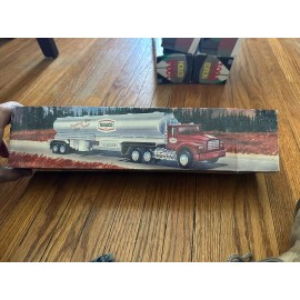 Texaco Toy Tanker 1975 Semi Truck Lights & Sound Die Cast