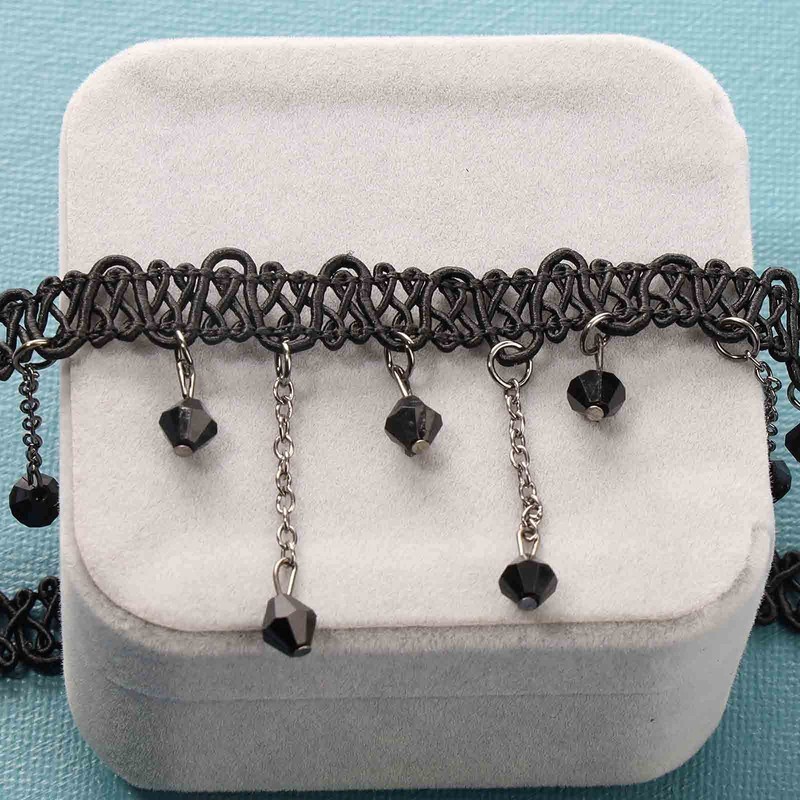 Yheakne Boho Velvet Suede Choker Necklace Teardrop Crystal Necklace Black