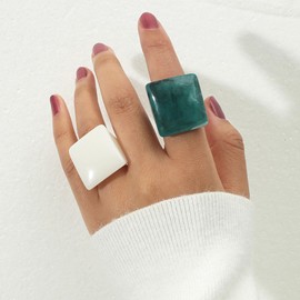 GYRMMUE Multicolor Resin Chunky Rings for Women,Acrylic Plastic Knuckle Finger Cute Trendy Aesthetic Y2k Statement Ring Vintage Simple Geometric Rings Jewelry (Dark Blue +white)