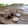 ⊹⊱ ✿★ DUNKELROTES HOLZ MIT ROBUSTER SPIRALE - OHRRINGE NATUR