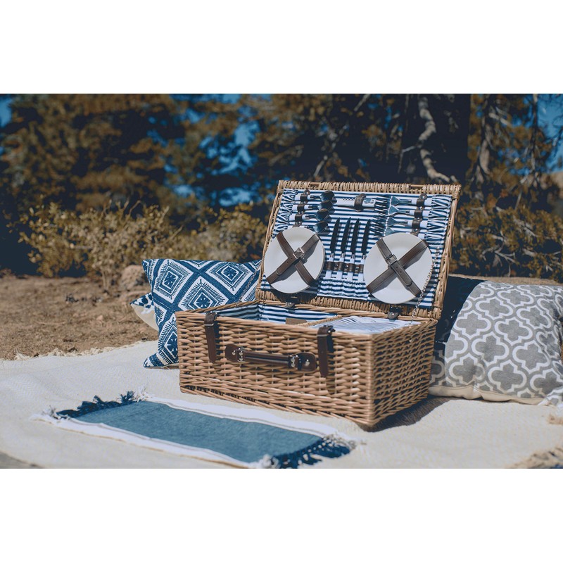 Belmont Wicker Picnic Basket with Deluxe Service for Four, Navy/White