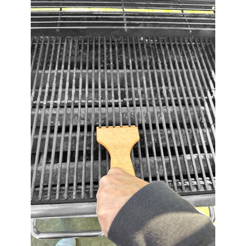 Outset Verde Wooden Grill Scraper, Small Grate Cleaner, No Grooves