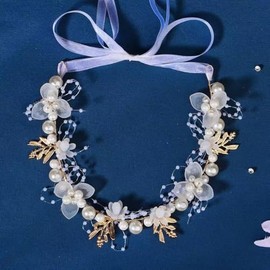 YUEKISEN Bridal Pearl Wedding Headband Gold Leaf White Flower Headpiece Princess Fairy Flower Headband Floral Hair Accessories for Women Photography Party Prom (White)