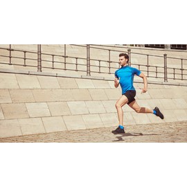 FALKE Women's Madison Sports Bra, Red (Berry 8390), M, 1 Piece