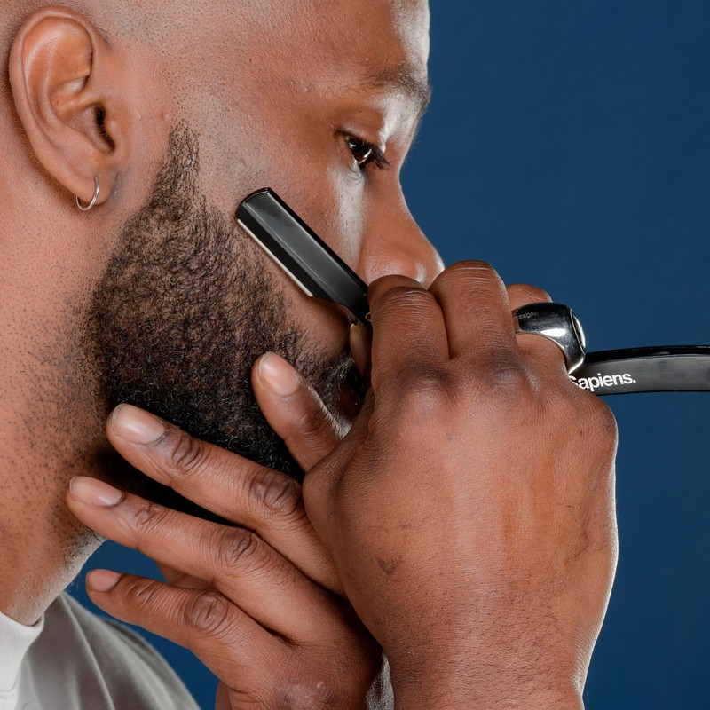 Sapiens Men's Shaving Set - Razor, Shaving Gel, Moisturizer, Contour