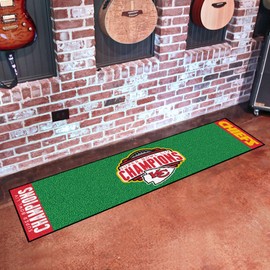 FANMATS 27177 - Kansas City Chiefs Super Bowl LIV Champions Putting Green Mat 1.5 ft. x 6 ft.