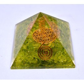 Color Decor Healing Crystal Peridot Orgonite Pyramid, Reiki Healing Crystals, Spiritual Gift, Chakra Meditation, Metaphysical Pyramid for Gift, Crown Chakra, Feng Shui, Aura Cleansing 75mm