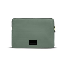 Native Union Ultralight Sleeve – Durable, Lightweight, Sustainable – Made of 100% Recycled Ripstop Fabric – Compatible with MacBook Pro 16”, MacBook Pro 15”, MacBook Air 15” M3 – Slate Green