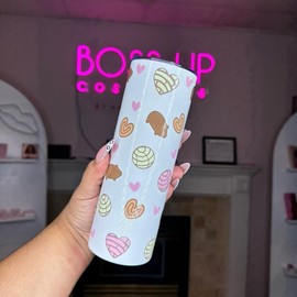 Cafecito y Chisme 20oz Tumbler -, Hot or Cold Beverage, Unique Design - Stylish, Classic