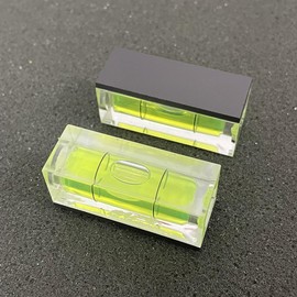 ZUJHPYMI 2Pcs Bubble Spirit Level with Magnetic Base 15x15x40mm Single Line Small Square Bubble Levels Measuring Layout Tools Levels