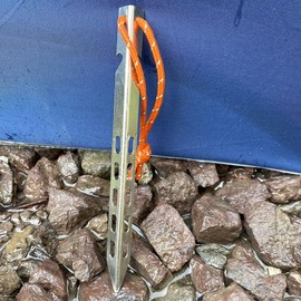 SIXRUN 4 Stück Zelt Heringe Titanlegierung V-Form Camping Haken mit Nylonseil Zeltpflöcke für Outdoor Zelt Strand Sand Rasen