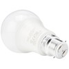 Osram LED Base Classic A Lampe, in Kolbenform mit B22d-Sockel,