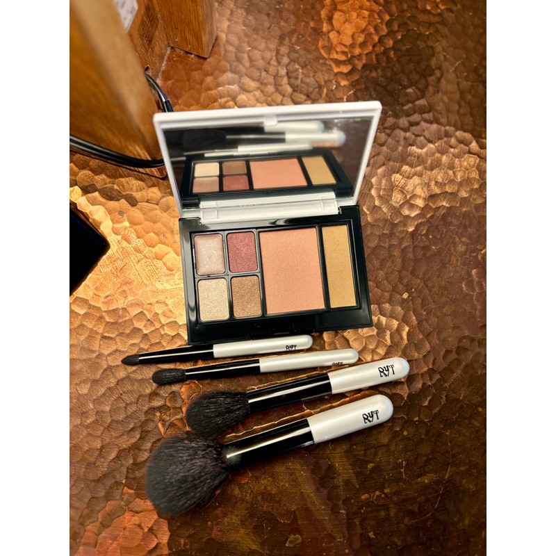 RyT Cheek Brush