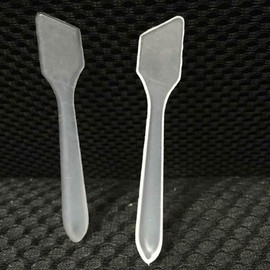 AKOAK 100 Pcs DIY Plastic Facial Face Stick Cream Mixing Spatulas Spoon Makeup Cosmetic Make Up Tools