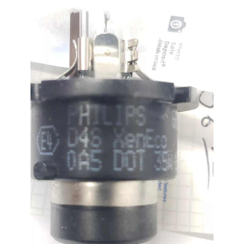 OEM 2 bulbs New 90981-20024 OEM HID Headlight Bulb D4S