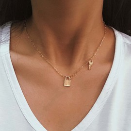 Zeshimb Punk Lock Choker Necklaces Vintage Key Chain Necklace Lock Key Pendent Necklace Gold Minimalist Necklaces Chain Jewelry for Women and Girls