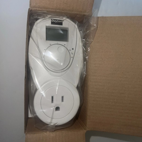 Dayton 15F626 Line Voltage Thermostat, 110 to 125VAC, 1 Stage