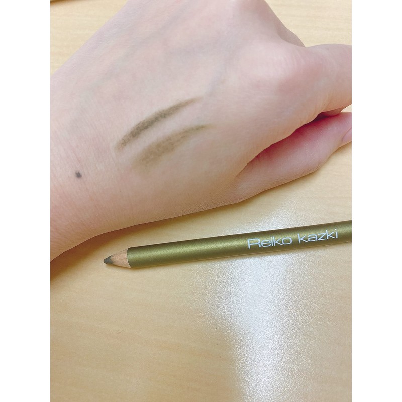 かづきれいこ アイブロウペンシル (1本) 肌なじみの良い絶妙な色あいで、自然な眉に。ロングセラーのアイブロウペンシル