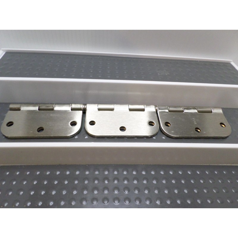 Evermark Satin Nickel 3.5" X 3.5" with 5/8" Radius Door