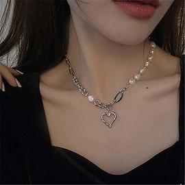 Inilbran Boho Baroque Pearl Necklace Silver Hollow Heart Necklace Choker Vintage Paper Clip Chain Necklace Vintage Pearl Asymmetrical Necklace Jewellery for Women and Girls, Zinc