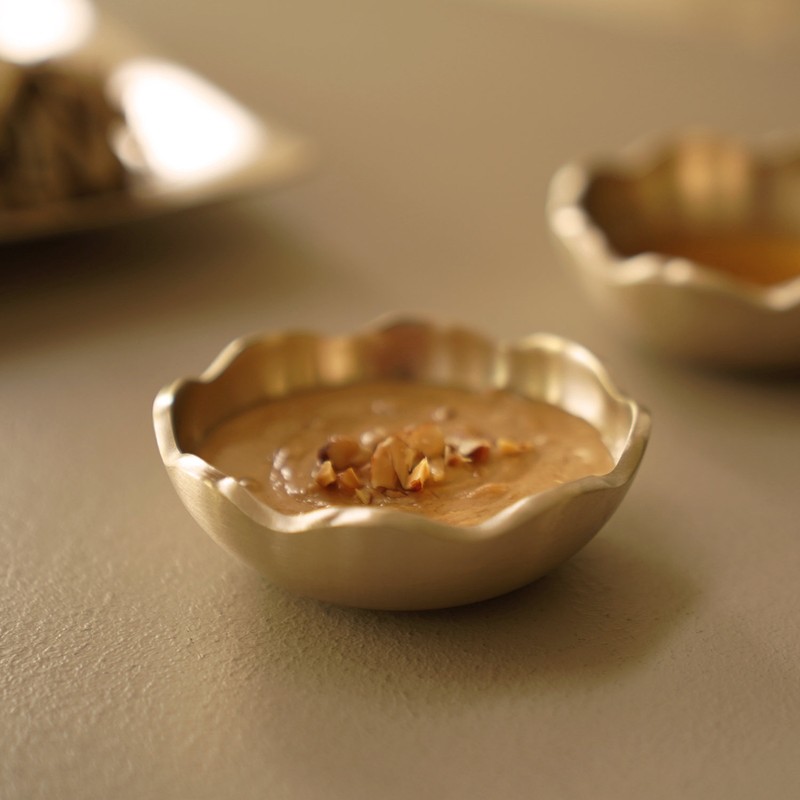 Notdam Bangjja Yugi Flower Jongji / 놋담 방짜유기 꽃 종지