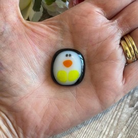 GANPUB A Little Pocket Penguin Hug,Mini Cute Pocket Penguin Hug Animal Decoration Special Encourage Birthday Wedding Party Valentines Penguin Gift Decoration Animals Toys(Here's a Hug)