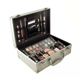 Cameo Carry All Trunk Train Case with Makeup and Reusable Aluminum Case