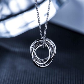 CHICLOVE Four Generations Necklace - Sterling Silver Circle Necklace Gifts for Great Grandma