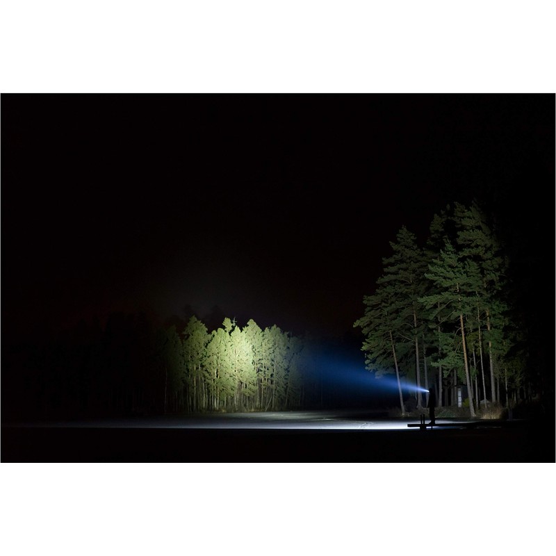DIY TECH UK - Super Bright LED Torch - 300m