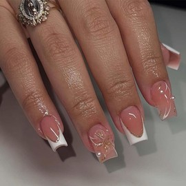 YoYoee Short Square Press on Nails French Fake Nails Acrylic Pearls False Nails Nude Full Cover Nails Tips for Women and Girls 24Pcs