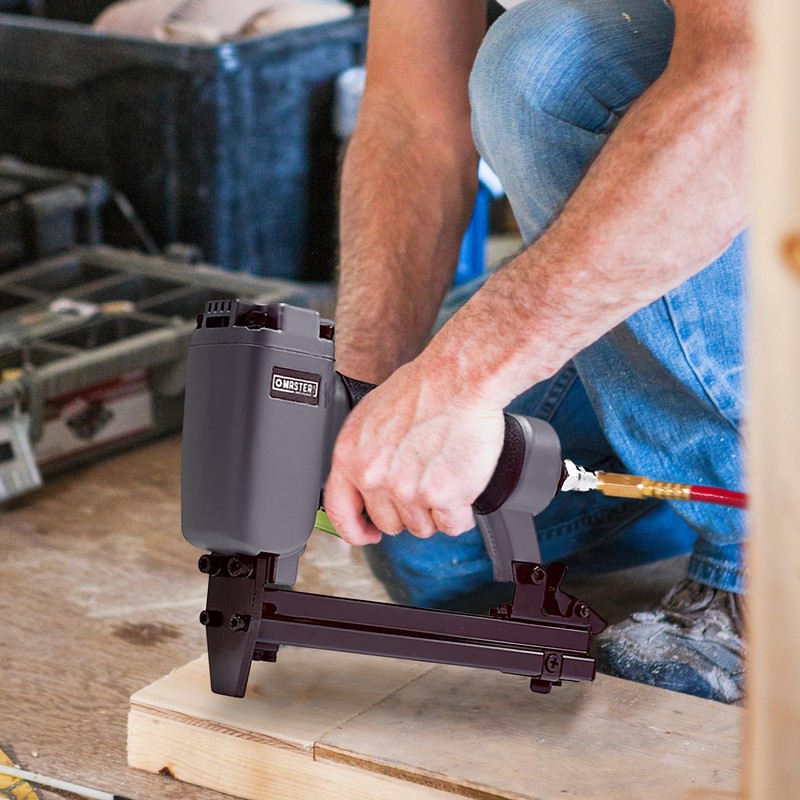 Master Mechanic Pneumatic Upholstery Stapler, 22 Gauge Heavy Duty Aluminum