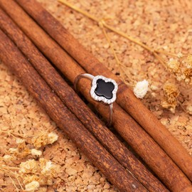 Tuscany Silver Sterling Silver Rhodium Plated 11mm Clover Ring with 1.1mm White Cubic Zirconia, Sterling Silver, Black Agate