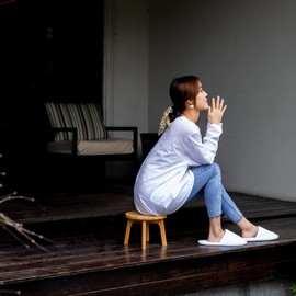 GOBAM Bamboo Step Stool, 7.3 inches - Sturdy Foot Stool for Adults, Kids Stool, Portable Wooden Stool for Kitchen, Bathroom, Bedroom, or Toy Room - 300 lbs Capacity