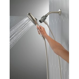 Delta Faucet 6-Spray SureDock Magnetic Shower Head with Handheld Spray, Brushed Nickel Shower Head with Hose, Showerheads & Handheld Showers, MagnaTite Docking, Stainless 75609SN
