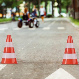 Relaxdays Pylons Set of 10 with 50 m Barrier Tape & Storage Bag, Marking Cone, Traffic Cones 22.5 cm, Orange