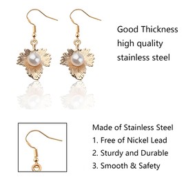 FUSTMW Maple Leaf Earrings for Women Maple Leaf Gifts Maple Leaf Jewelry with Pearl Autumn Fall Leaf Gifts Autumn Jewelry, Zinc, No Gemstone