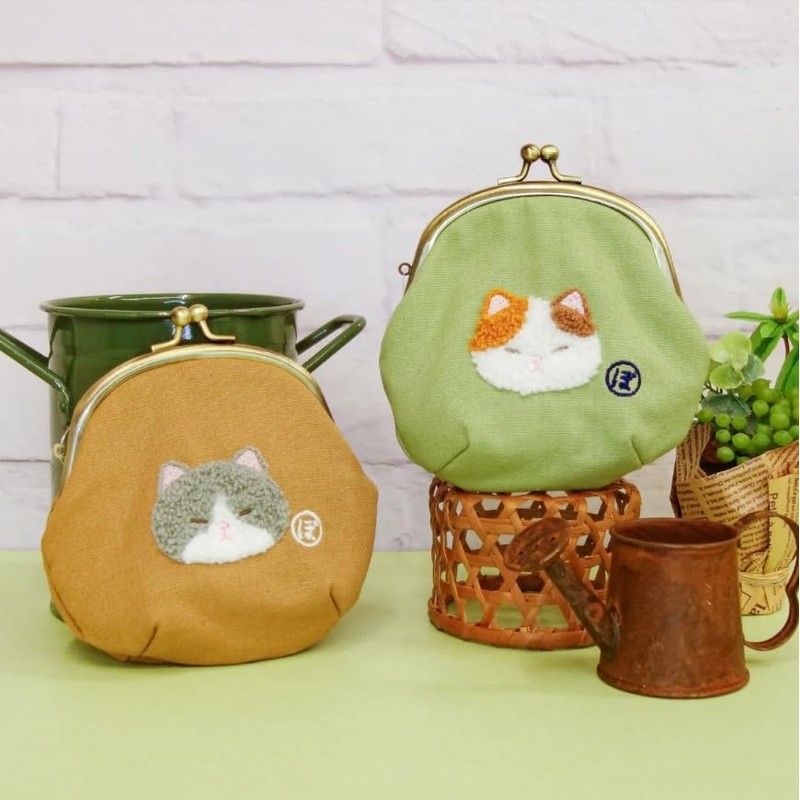 Naito Design Laboratories 44678 Cat with Pouch