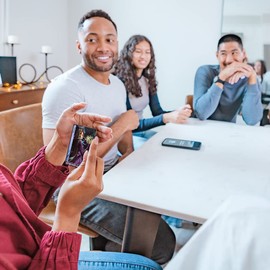 Bezier Games Ultimate Werewolf Extreme, Juego de Fiesta para Adolescentes y Adultos, deducción Social, Juego de Hombre Lobo, Juego de Ritmo rápido, Roles Ocultos y Farol