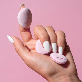 Real Techniques 3 x Mini Miracle Powder Puff Trio, Fix and Bake, Mini Makeup Puff for Loose and Pressed Powders, Targeted Under Eyes and Blemishes,