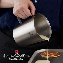 WAGENSTEIGER 18/8 Stainless Steel Measuring Cup: Metal Measuring Pitcher with Engraved Oz & ml Markings, Precision Pour Spout & Sturdy Handle – Baking, Coffee & Barista Use (1000ml / 33.8Oz)