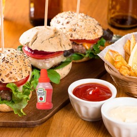 WXOIEOD 4 Pieces Mini Ketchup Bottle for Bento Box Accessories, 1 oz Condiment Squeeze Bottles Empty Plastic Salad Dressing Container Tomato Ketchup Condiments Squirt Squeezable Jar for Sauces Syrup