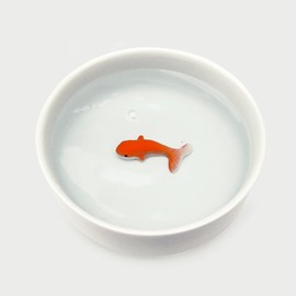 Suck UK Cat Bowls - Fish Bowl - Cat Water Bowl - Funny Animal Accessories - Ceramic Dish - Novelty Pet Supplies - Pets Prank Gift - Animal Owner Gifts - 3D Hand Painted Goldfish - Pet Humor - White