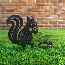 WADORN Squirrel Hazelnut Decorative Silhouette Garden Stakes, Metal Squirrel Stakes Statues Ornaments Lovers Gifts Yard Art Black Silhouette Yard Outside Decor for Backyard Patio Decor