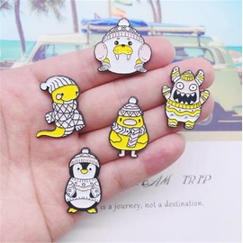 Creative Cute Animal Winter Warm Enamel Pins Duck Penguin Snake Cat Scarf Alloy Brooch Badge for Kids Jewelry Gift