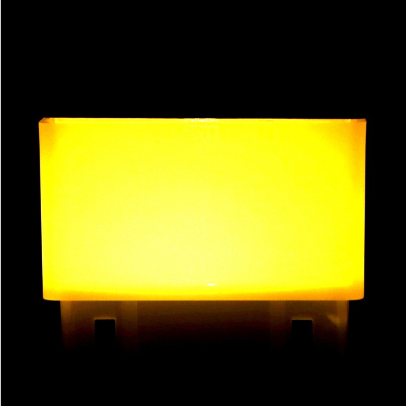 Solar Powered LED Square Warm White Light for Garden Fence