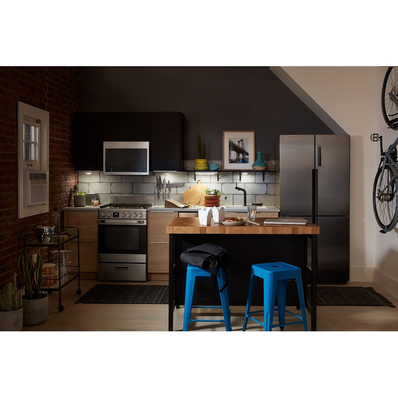 GE Lighting LED Puck Lights, Color Changing with Remote, Battery