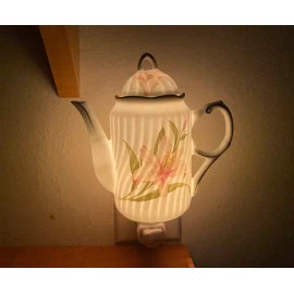Cal mart gifts Beautiful Floral Lily wall plug-in Night Light Tea pot Shade Porcelain home deco